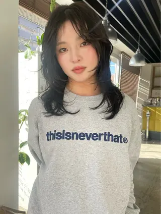 ミディアム 熊崎 葵のヘアスタイル