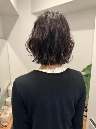 ショート カラー 切りっぱなしボブ レイヤー/縮毛矯正のヘアスタイル