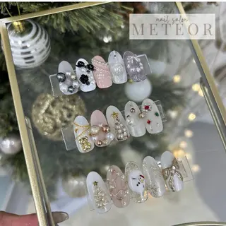ネイル METEOR💫 staffのネイルデザイン