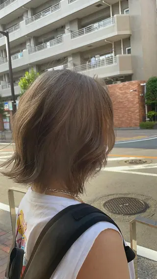 ミディアム カラー CoCooN Hiromiのヘアスタイル