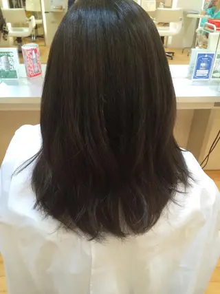 ミディアム カラー タジマ ヤスヒサのヘアスタイル