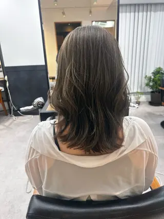 ミディアム カラー パーマ ヘアアレンジ メンズ キッズ レイヤーカット／顔周 りカット/縮毛矯正のヘアスタイル