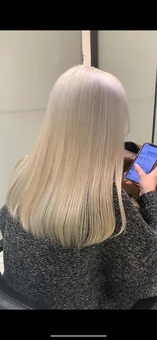 セミロング カラー れい🫧 ハイトーン特化のヘアスタイル