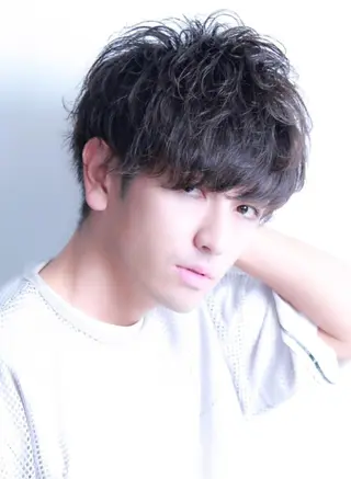ショート パーマ メンズ メンズヘア特化 崎田 成人のヘアスタイル