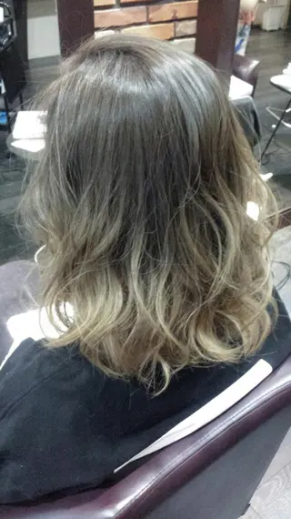 セミロング カラー 辻 竜也　のヘアスタイル