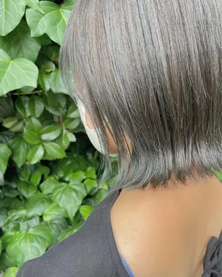 ショート カラー カワシマ セイカのヘアスタイル