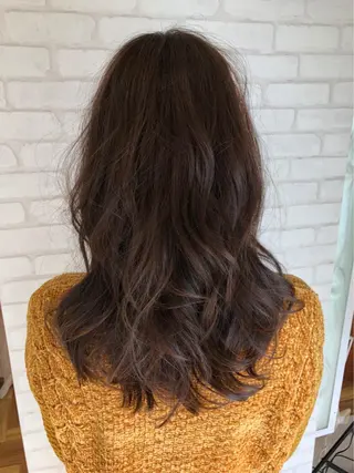 ロング カラー 金沢 広美のヘアスタイル