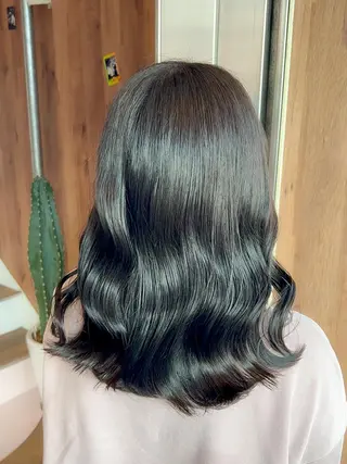 セミロング 関 彩花のヘアスタイル