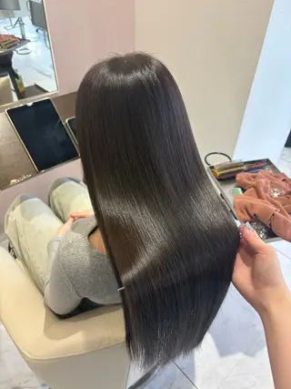 カラー ハイトーン/茨木市 𝙨𝙖𝙠𝙞💚のヘアスタイル