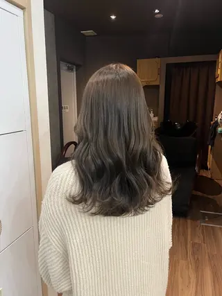 セミロング カラー 🪽髪質改善矯正 🤍MIU🤍のヘアスタイル