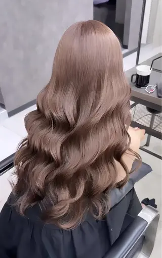 ロング カラー ミルクティー・ピンク 甘モテカラー/emaのヘアスタイル