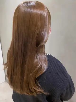 セミロング 秋元 佳乃のヘアスタイル