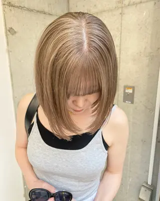 ミディアム カラー ベージュカラー🐑 レイヤー🤎塚原優芽のヘアスタイル