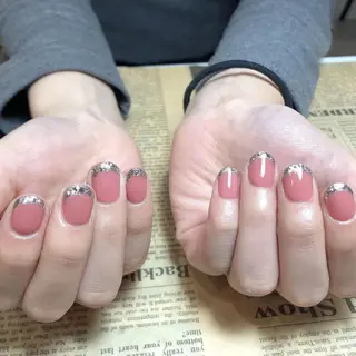 ネイル 🦋 Queenieのネイルデザイン