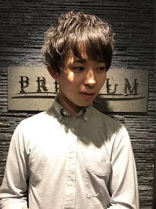 ショート パーマ メンズ 岡本 耕太郎のヘアスタイル