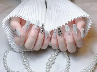 ネイル RAFFINE haru🦋🩵のネイルデザイン