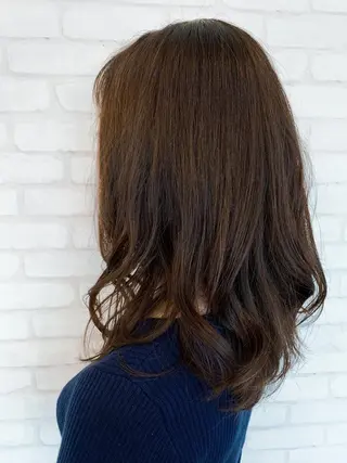 ミディアム カラー パーマ 今雪 聡美のヘアスタイル