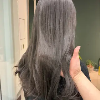 ロング カラー ひなた あゆみのヘアスタイル
