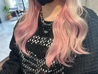 ロング にった みずきのヘアスタイル