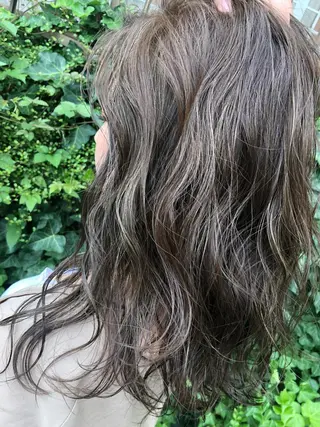 セミロング カラー Kaede .のヘアスタイル