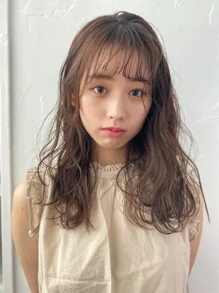 ロング 野村 百花のヘアスタイル