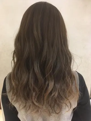 ロング カラー 吉村 絢乃のヘアスタイル