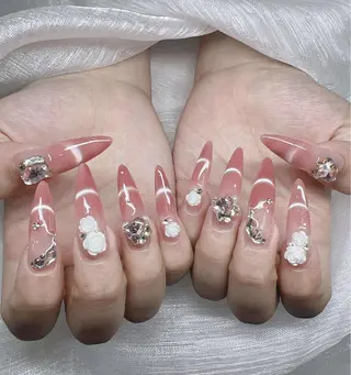 ネイル Lee Nailsのネイルデザイン