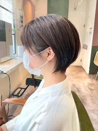 ショート esse大阪茶屋町店所属・レイヤーカット 新井田陽寿のヘアスタイル
