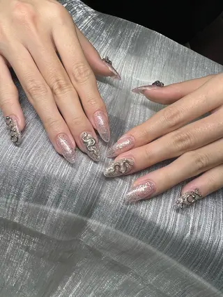 ネイル Lee Nailsのネイルデザイン