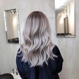 カラー corazon ブリーチのヘアスタイル