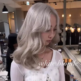 セミロング カラー 💜ハイトーン💛 マジカルかいちゃんのヘアスタイル