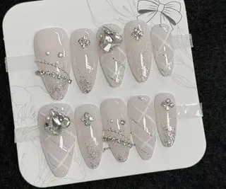 ネイル メイ 💅のネイルデザイン