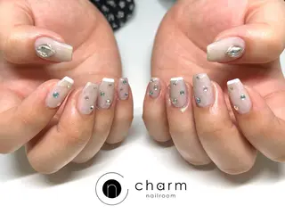 ネイル ネイルルーム チャームのネイルデザイン