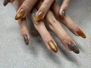 ネイル 𝘮𝘰𝘰𝘪. 𝘙𝘪𝘴𝘢𓋜のネイルデザイン