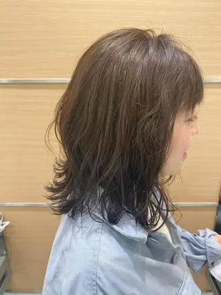 ミディアム 小川 愛美のヘアスタイル