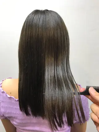 セミロング カラー 吉森 満俊のヘアスタイル