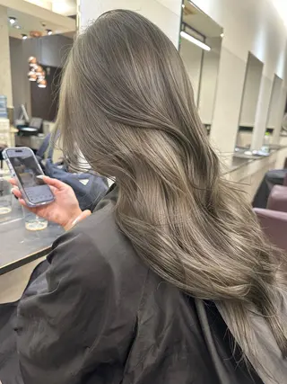 ロング AiM エイム　韓国レイヤーのヘアスタイル