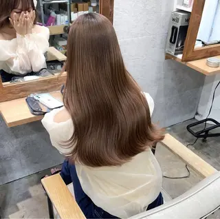 ロング タマシロカリン 艶カラー/レイヤーのヘアスタイル