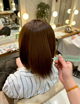 ショート ブリーチなしカラー/ 暖色カラー/艶カラーのヘアスタイル