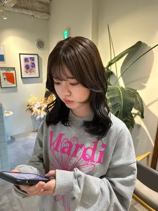 セミロング カラー HANAME 原宿美容室のヘアスタイル