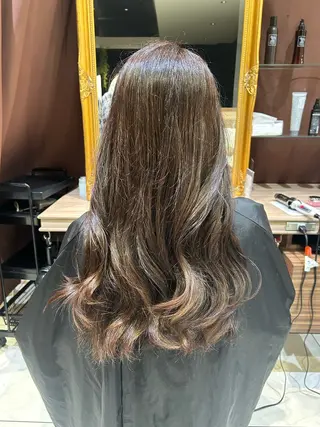 カラー 佐藤 ななせのヘアスタイル
