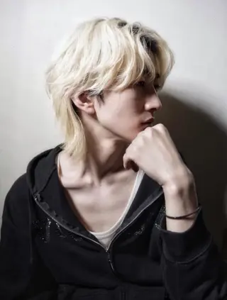 カラー MIYAVI所属・後藤 嵐紀のヘアスタイル