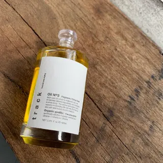 RINA🧤 デザインとボブのヘアスタイル