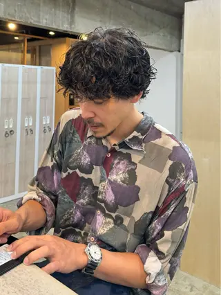 パーマ メンズ 茜璃/ブリーチカラー /レイヤーカットのヘアスタイル