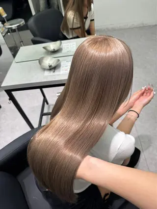 ミディアム mei / レイヤー 顔まわり 🤍のヘアスタイル