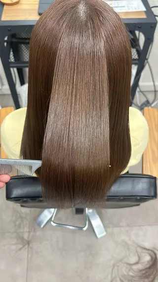 カラー 秦 海来のヘアスタイル