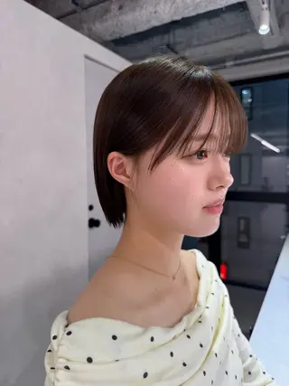 セミロング カラー 新島 涼のヘアスタイル