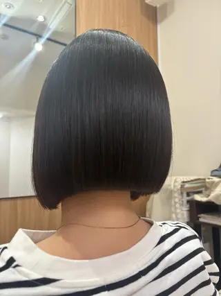 ショート hina🎀🪽 /艶カラー/大曽根駅のヘアスタイル