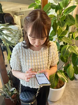 ミディアム カラー 薄暮 マツイ レンのヘアスタイル