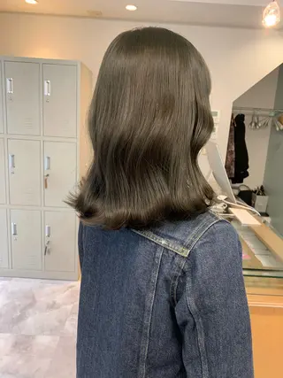 ミディアム カラー leben serikaのヘアスタイル